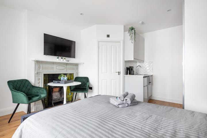 ** Inclusive of council tax, gas, electricity, water, internet and Netflix** Crown Terrace, Cricklewood